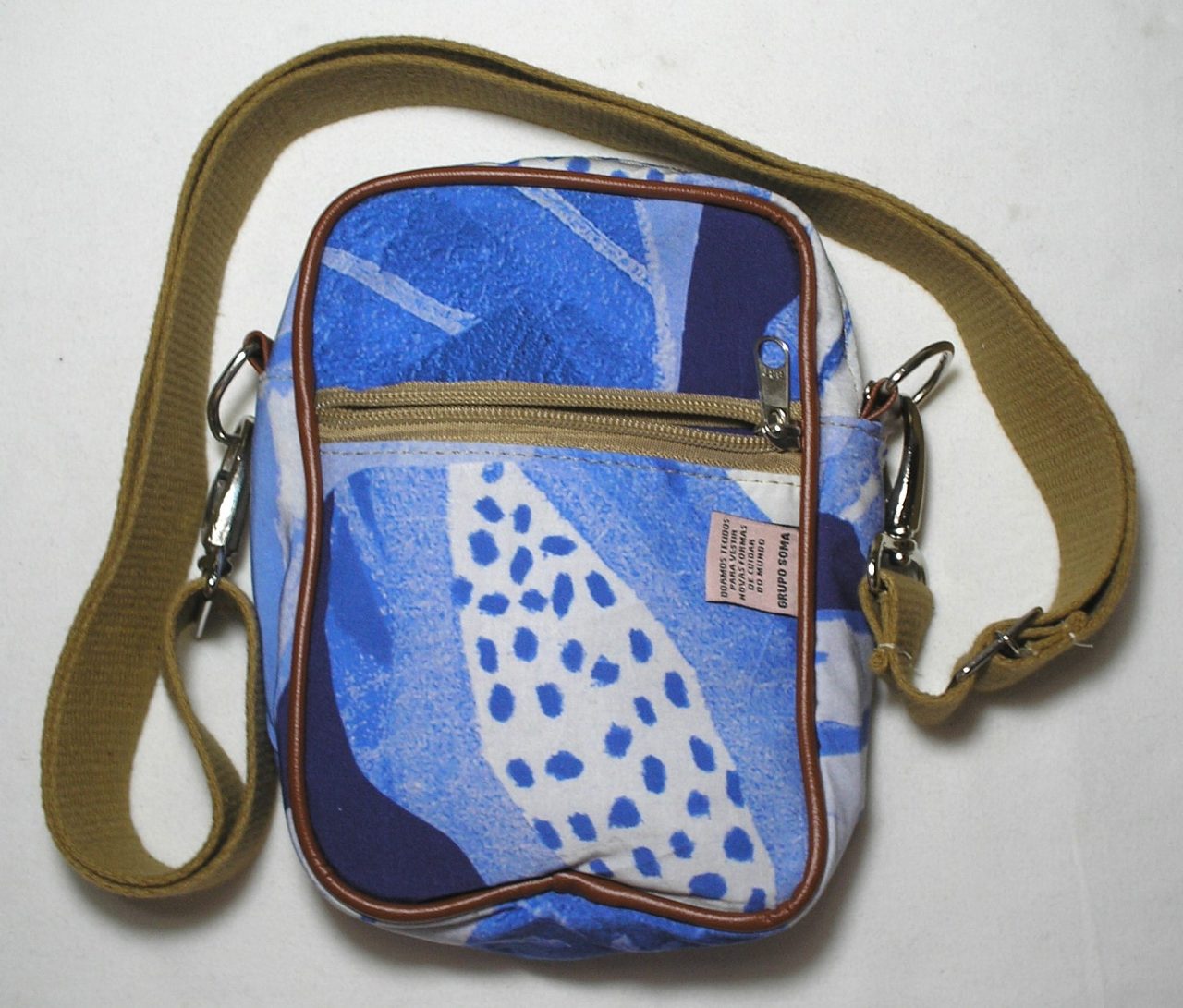 | Casa do Colecionador - Farme - Nova Bolsa de Ombro - Unisex - "Shoulder bag" - "ótimo para Bike" com "Estampa da Farme" de qualidade, Tecido e alça em algodão forrada por dentro com nylon 600 totalmente impermeável -