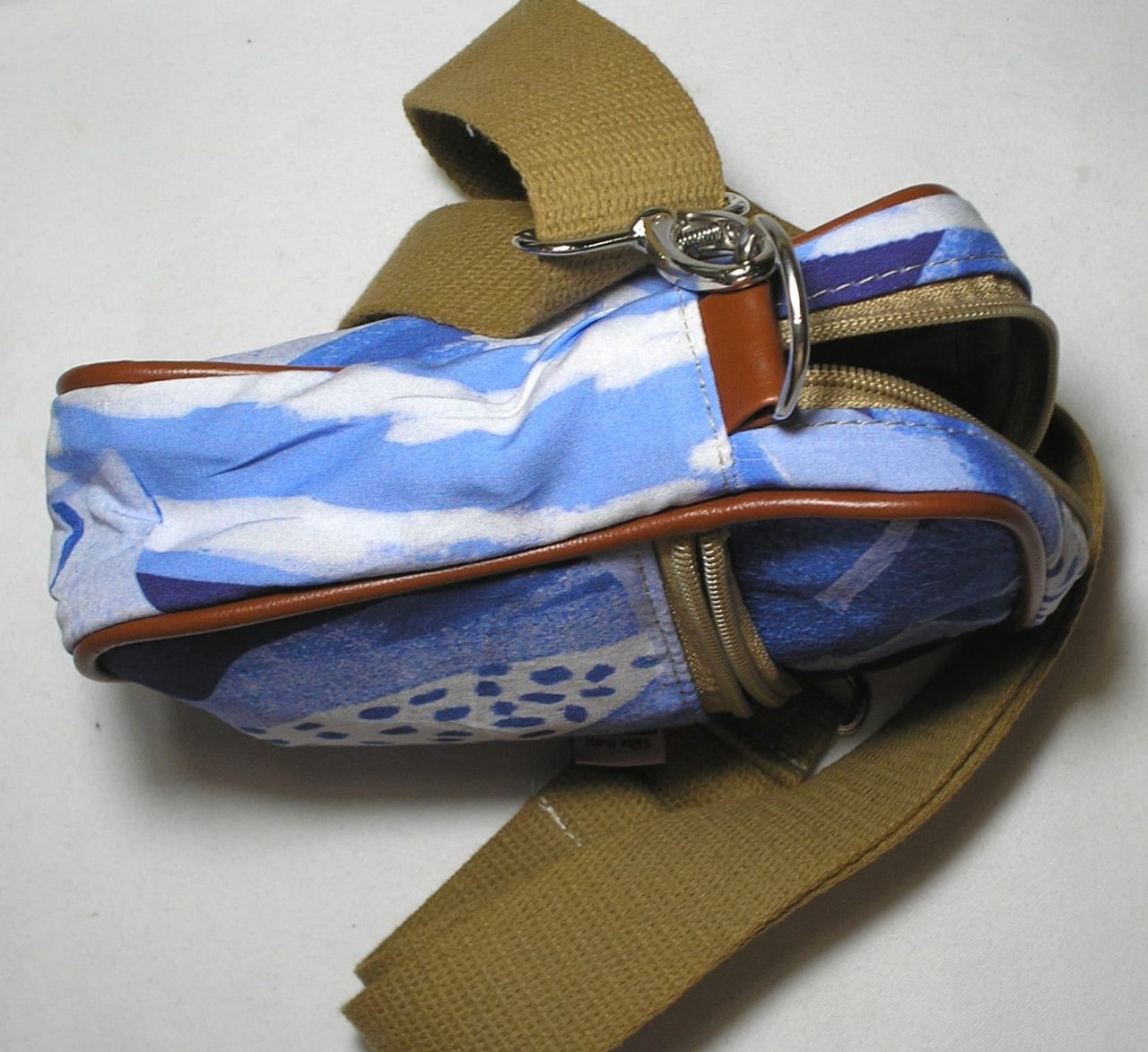 | Casa do Colecionador - Farme - Nova Bolsa de Ombro - Unisex - "Shoulder bag" - "ótimo para Bike" com "Estampa da Farme" de qualidade, Tecido e alça em algodão forrada por dentro com nylon 600 totalmente impermeável -