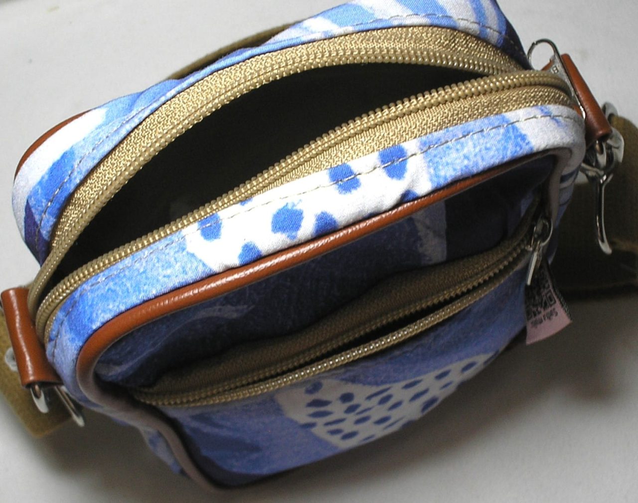 | Casa do Colecionador - Farme - Nova Bolsa de Ombro - Unisex - "Shoulder bag" - "ótimo para Bike" com "Estampa da Farme" de qualidade, Tecido e alça em algodão forrada por dentro com nylon 600 totalmente impermeável -