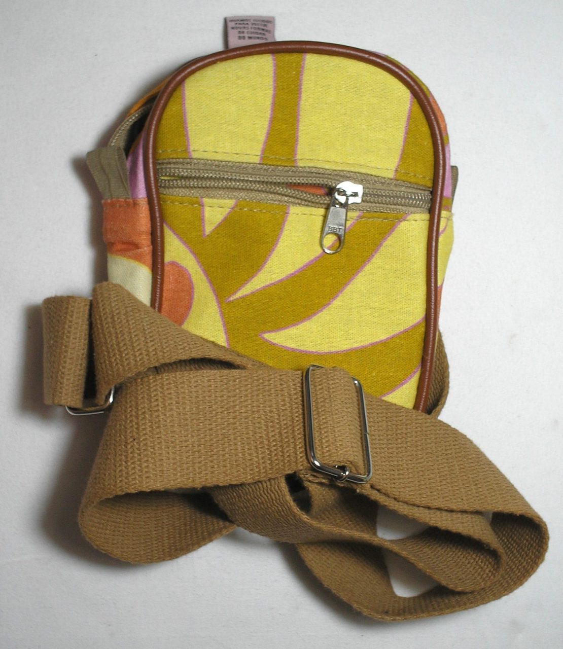 | Casa do Colecionador - Farme - Nova Bolsa de Ombro - Unisex "Shoulder bag" - "ótimo para Bike" com "Estampa da Farme" de qualidade, Tecido e alça em algodão forrada por dentro com nylon 600 totalmente impermeável -