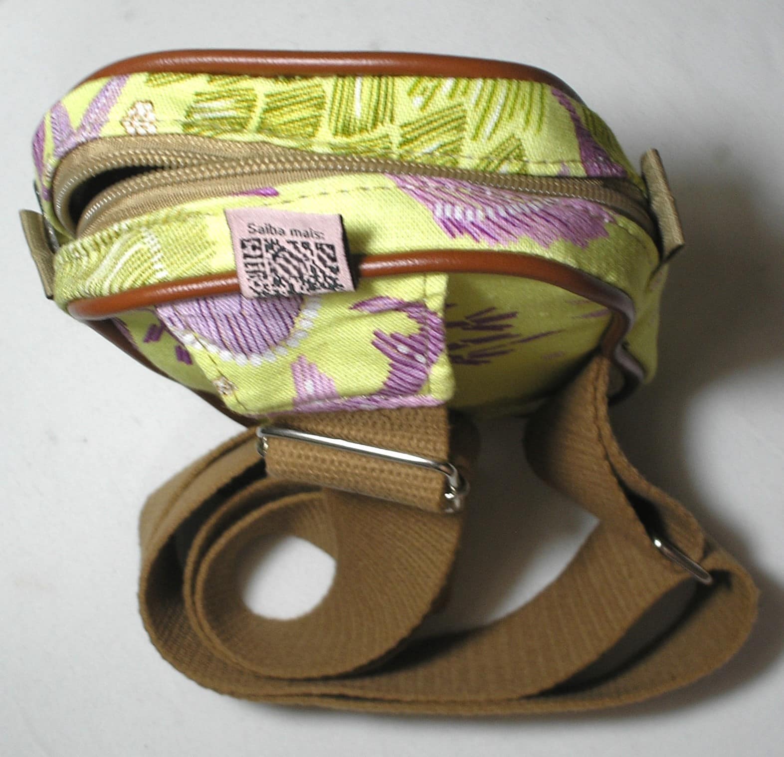 | Casa do Colecionador Farme - Nova Bolsa de Ombro - Unisex - "Shoulder bag" - "ótimo para Bike" com "Estampa da Farme" de qualidade, Tecido e alça em algodão forrada por dentro com nylon 600 totalmente impermeável -