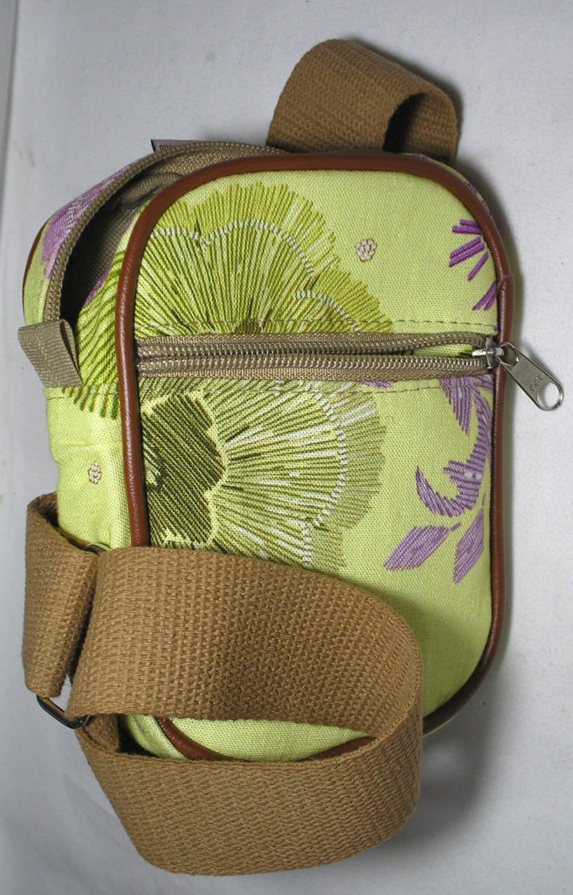 | Casa do Colecionador Farme - Nova Bolsa de Ombro - Unisex - "Shoulder bag" - "ótimo para Bike" com "Estampa da Farme" de qualidade, Tecido e alça em algodão forrada por dentro com nylon 600 totalmente impermeável -