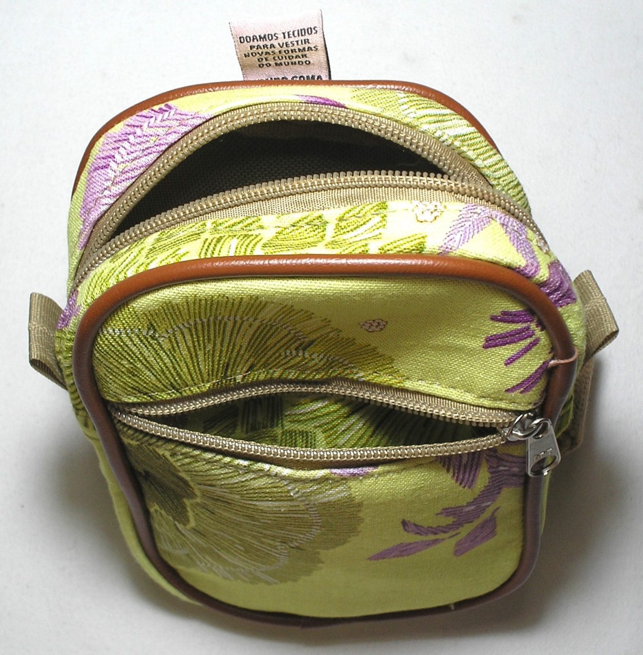 | Casa do Colecionador Farme - Nova Bolsa de Ombro - Unisex - "Shoulder bag" - "ótimo para Bike" com "Estampa da Farme" de qualidade, Tecido e alça em algodão forrada por dentro com nylon 600 totalmente impermeável -