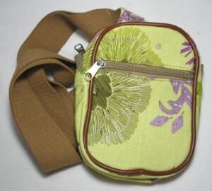 Farme - Nova Bolsa de Ombro - Unisex - "Shoulder bag" - "ótimo para Bike" com "Estampa da Farme" de qualidade, Tecido e alça em algodão forrada por dentro com nylon 600 totalmente impermeável -