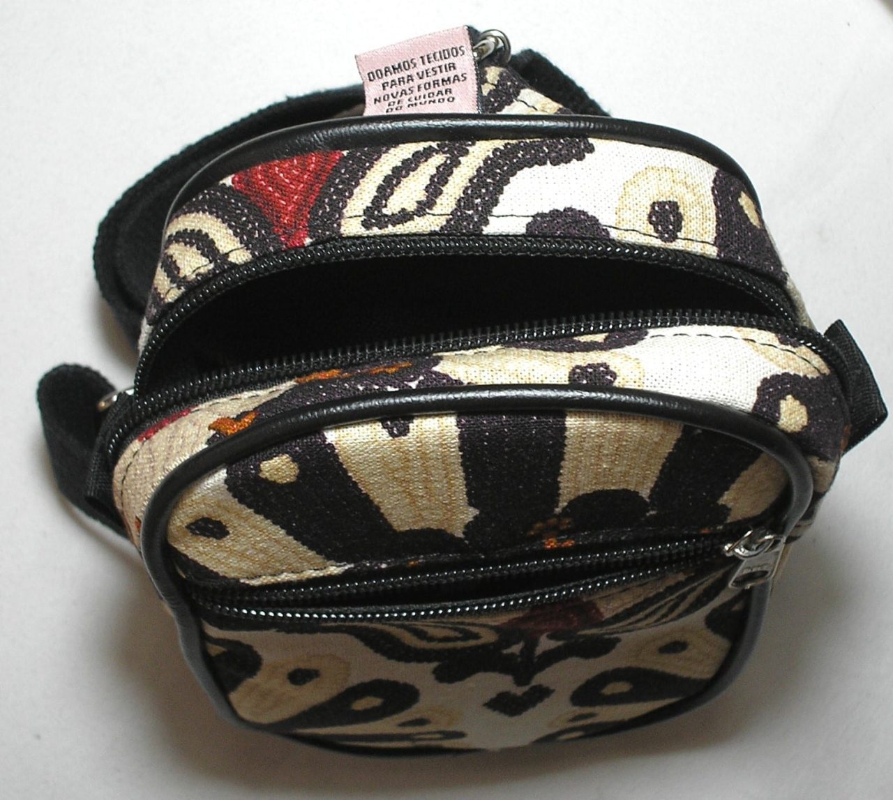 | Casa do Colecionador Farme - Nova Bolsa de Ombro - Unisex - "Shoulder bag" - "ótimo para Bike" com "Estampa da Farme" de qualidade, Tecido e alça em algodão forrada por dentro com nylon 600 totalmente impermeável -