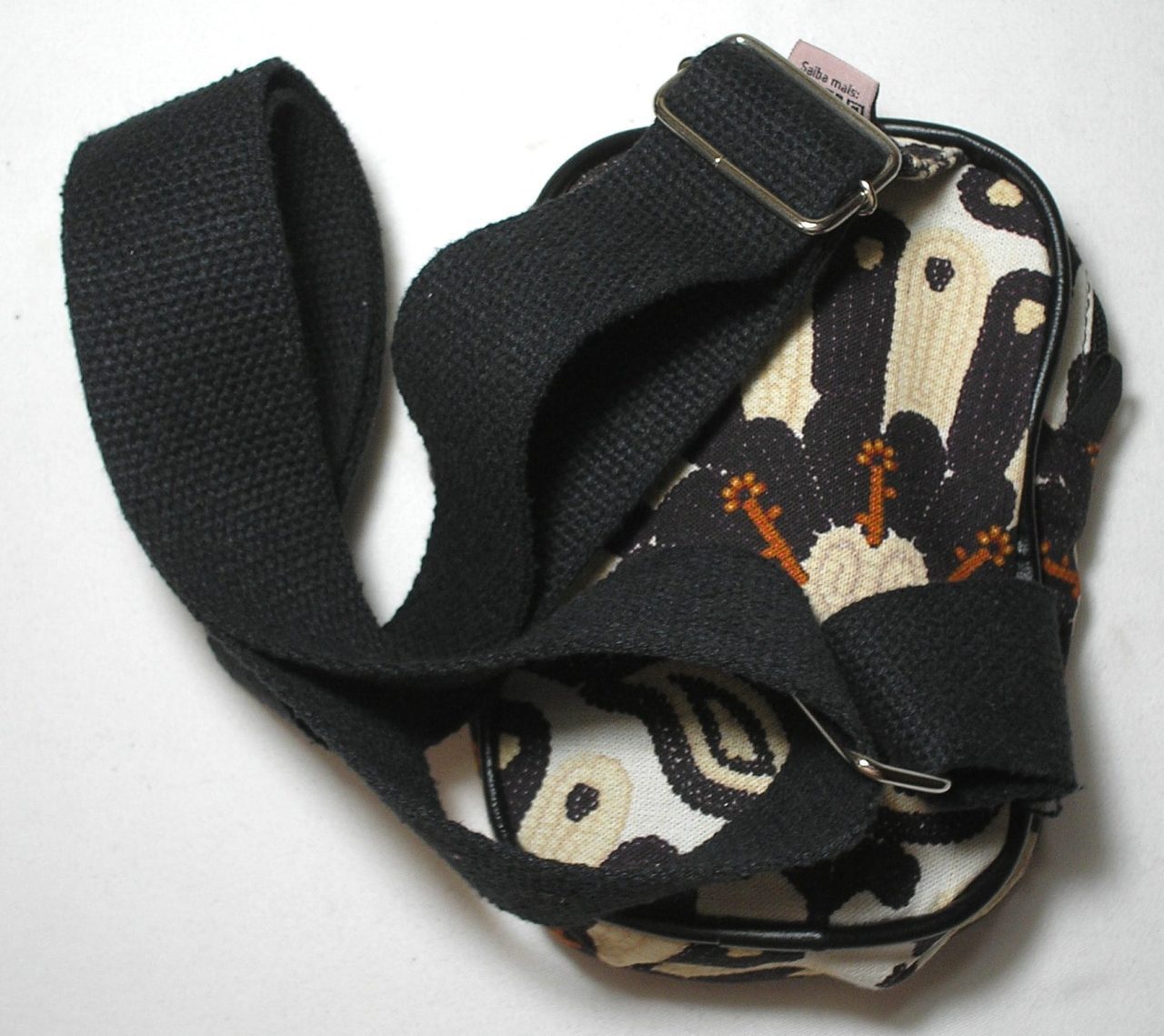 | Casa do Colecionador Farme - Nova Bolsa de Ombro - Unisex - "Shoulder bag" - "ótimo para Bike" com "Estampa da Farme" de qualidade, Tecido e alça em algodão forrada por dentro com nylon 600 totalmente impermeável -
