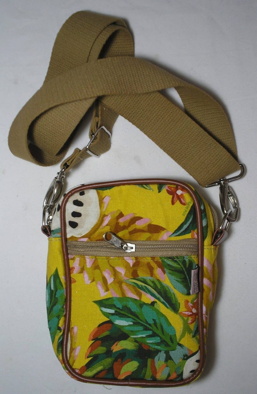 | Casa do Colecionador - Farme - Nova Bolsa de Ombro - Unisex - "Shoulder bag" - "ótimo para Bike" com "Estampa da Farme" de qualidade, Tecido e alça em algodão forrada por dentro com nylon 600 totalmente impermeável -