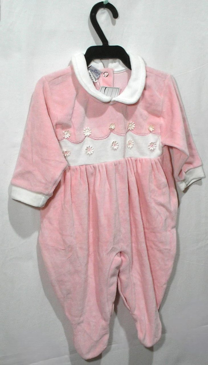 | Casa do Colecionador - Macacão bebê menina veste 3 meses na cor rosa com detalhes frontal em branco - pé fechado - 100% algodão