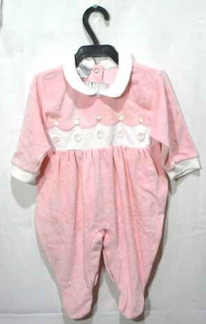 - Macacão bebê menina veste 3 meses na cor rosa com detalhes frontal em branco - pé fechado - 100% algodão