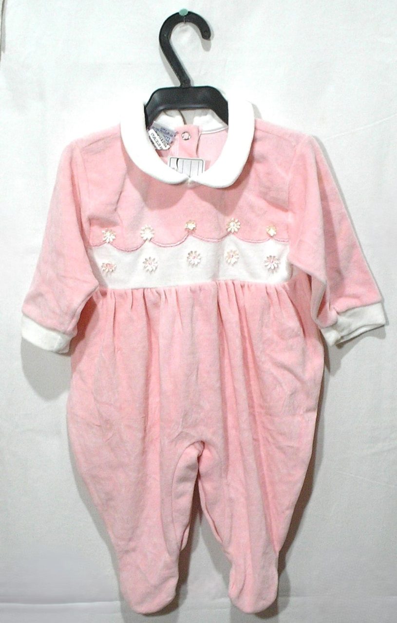 | Casa do Colecionador - Macacão bebê menina veste 3 meses na cor rosa com detalhes frontal em branco - pé fechado - 100% algodão