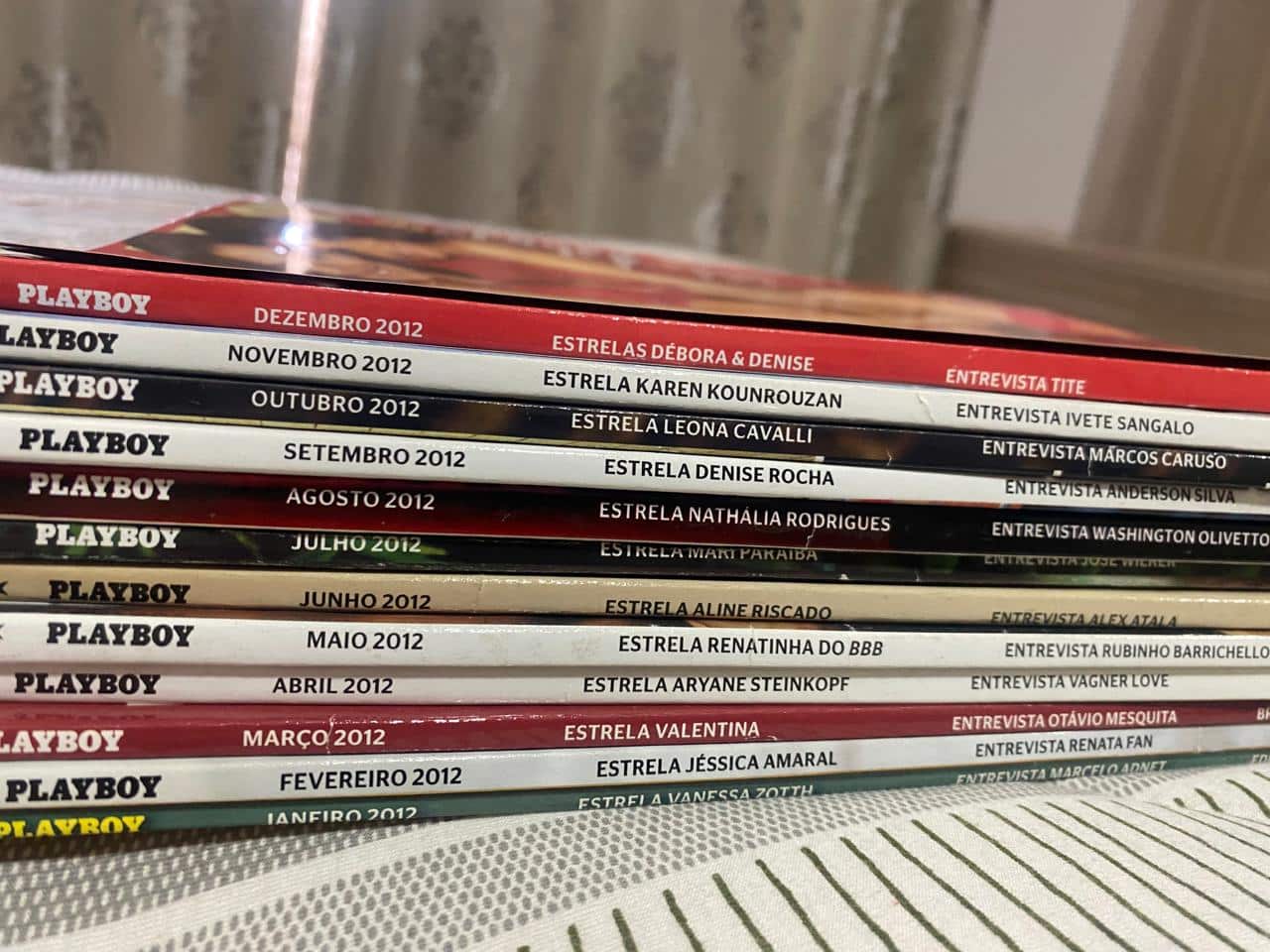 | Casa do Colecionador Combo de Revistas Playboy; 82 Volumes. Março de 2009 a dezembro de 2015