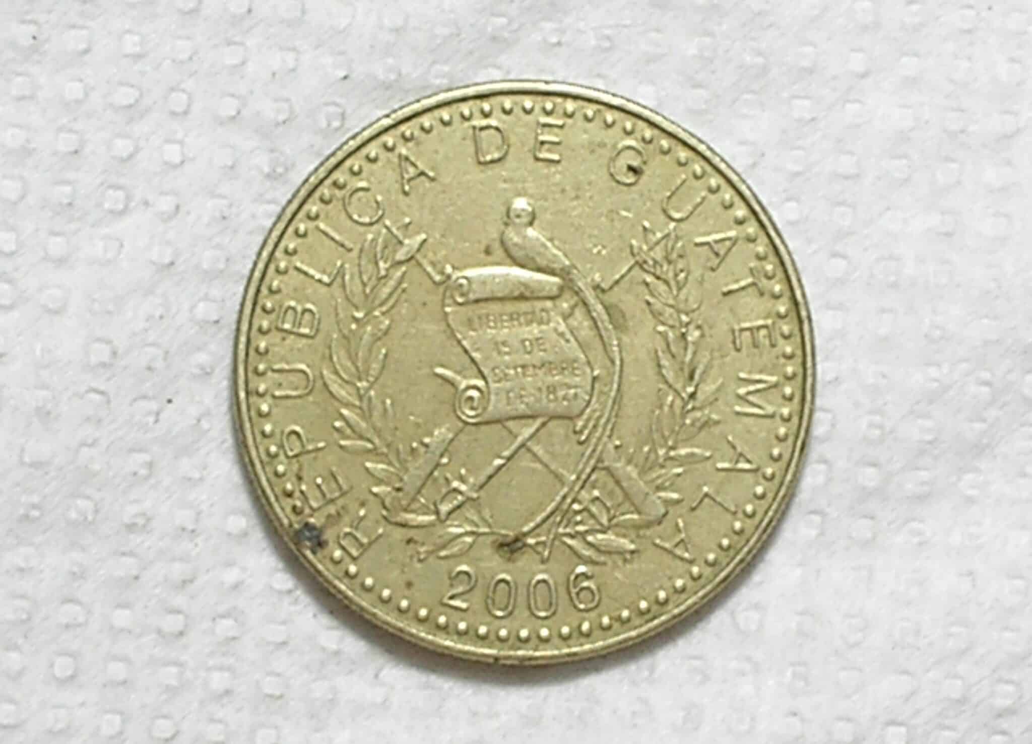 | Casa do Colecionador Guatemala) 1 Quetzel - 1996 / 11g - 30mm / Brass / box53