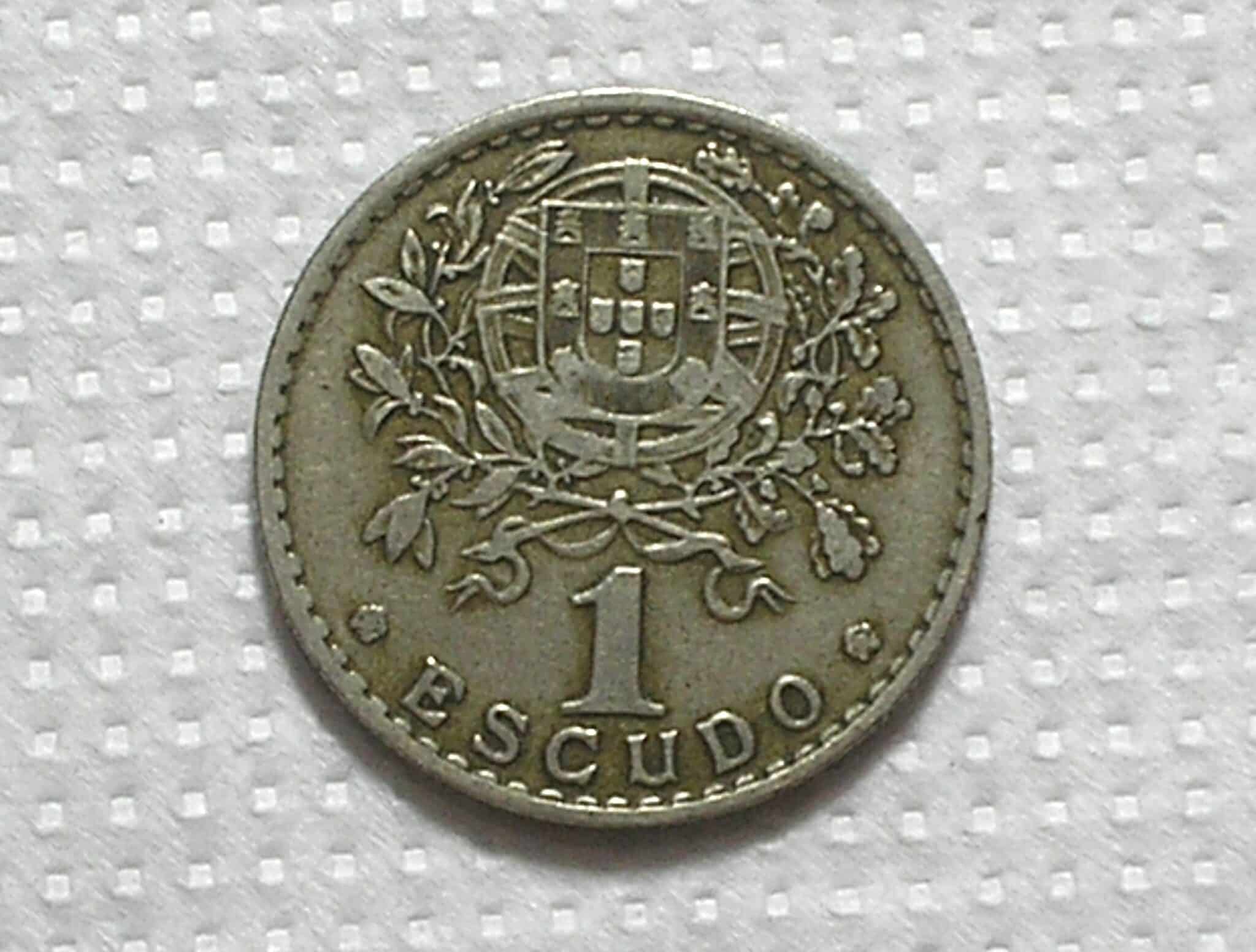 | Casa do Colecionador Portugal) 1 Escudo - 1952 / Escassa / 26mm / co/Ni / box54