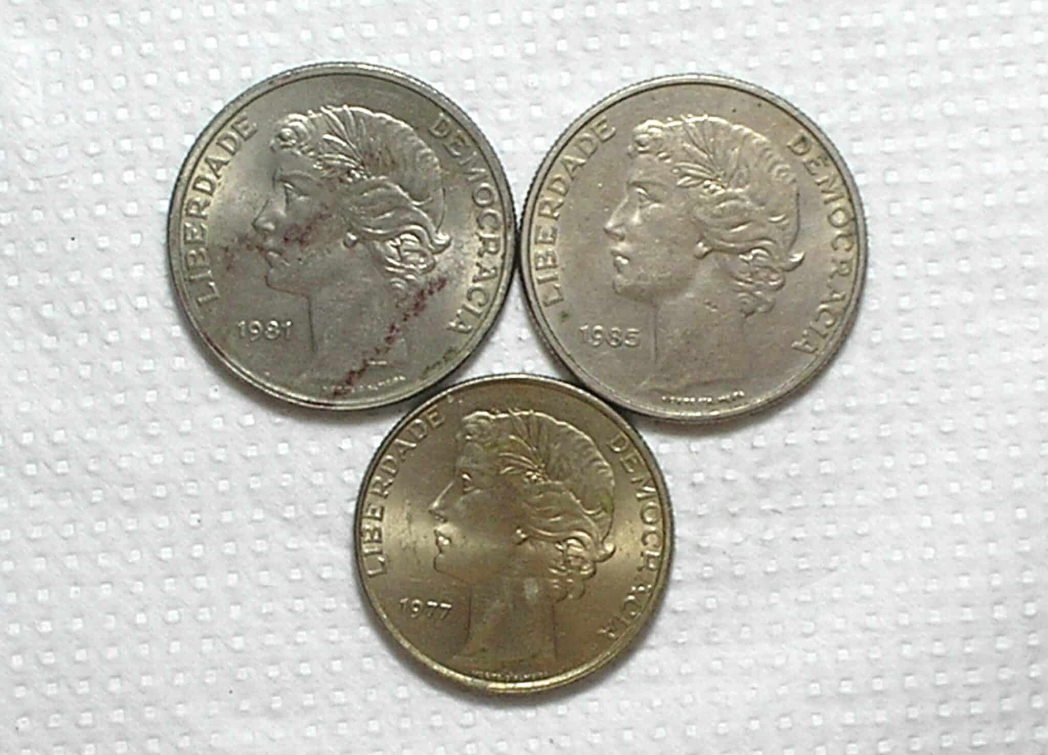 | Casa do Colecionador Portugal) 25 Escudos - 1977/1981/1985 / 28mm / Co/Ni / box54