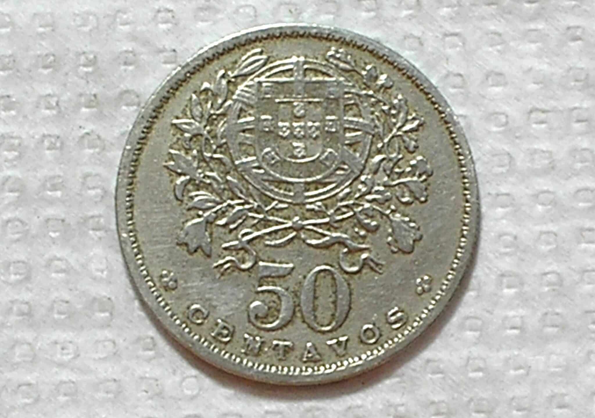 | Casa do Colecionador Portugal) 50 Centavos - 1928 / Escassa / 23mm / Co/Ni / box54