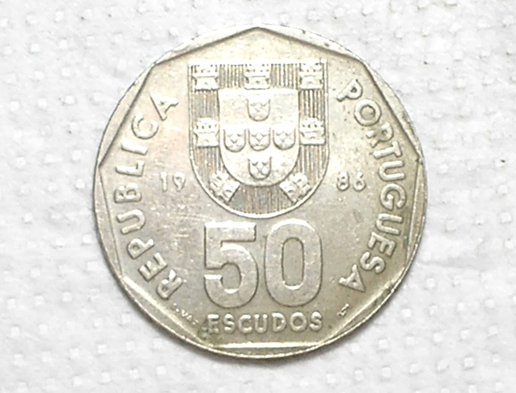 | Casa do Colecionador Portugal) 50 Escudos - 1986 / 1ª da série / Caravela / 9,48g - 31mm / Co/Ni / box55