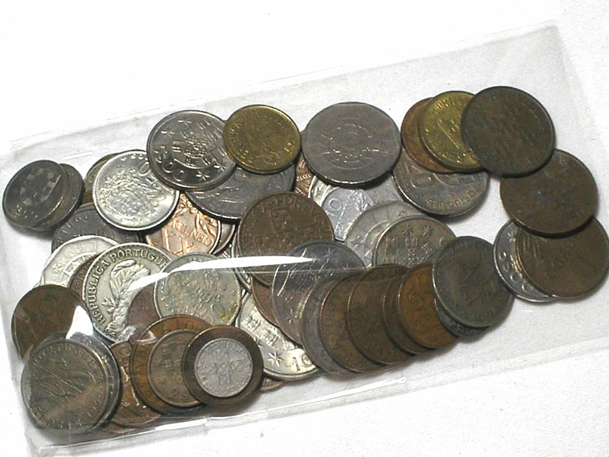 | Casa do Colecionador Portugal) 80 Moedas de Portugal com diversas datas e valores em Bronze e Co/Ni / m450