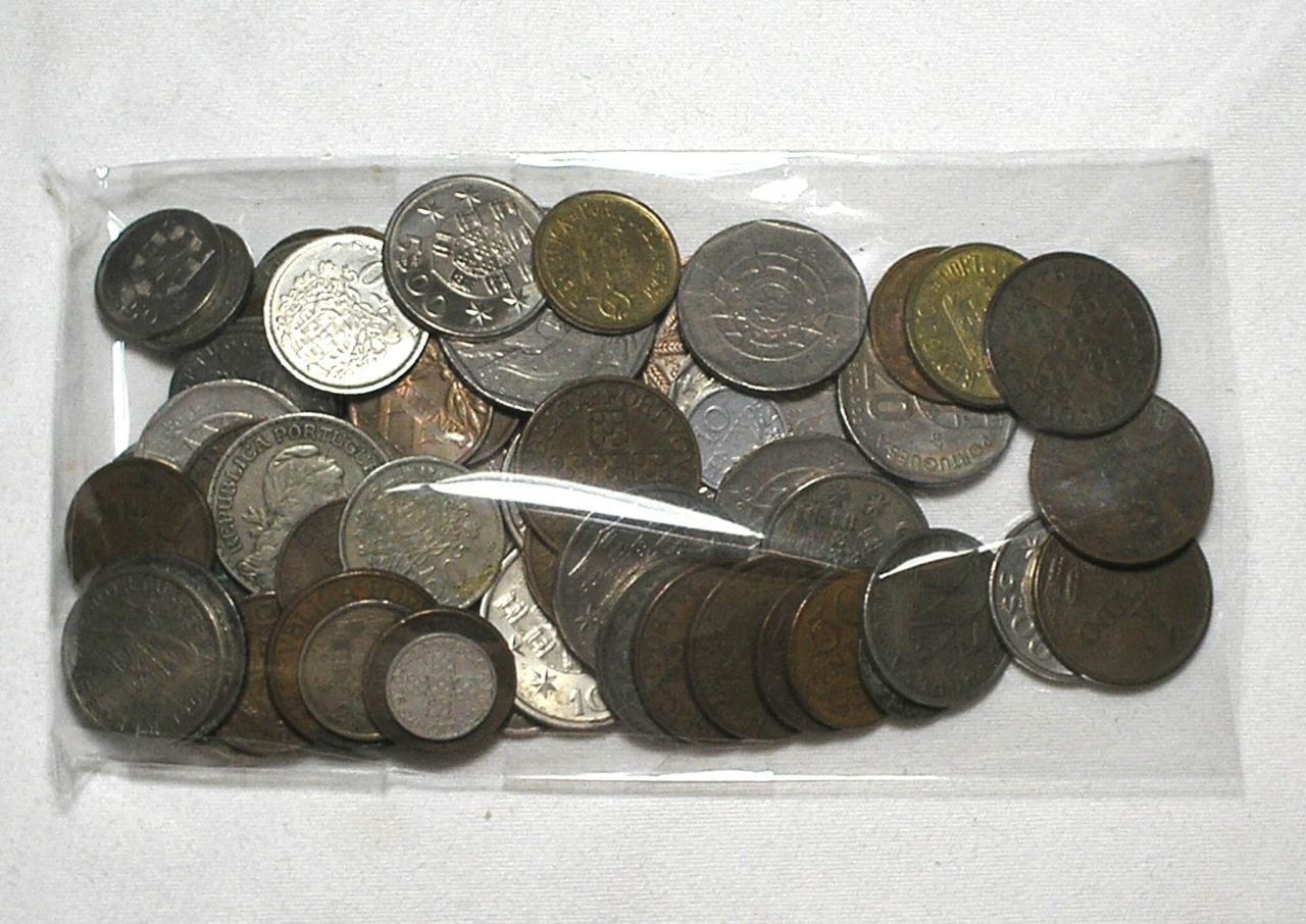 | Casa do Colecionador Portugal) 80 Moedas de Portugal com diversas datas e valores em Bronze e Co/Ni / m450