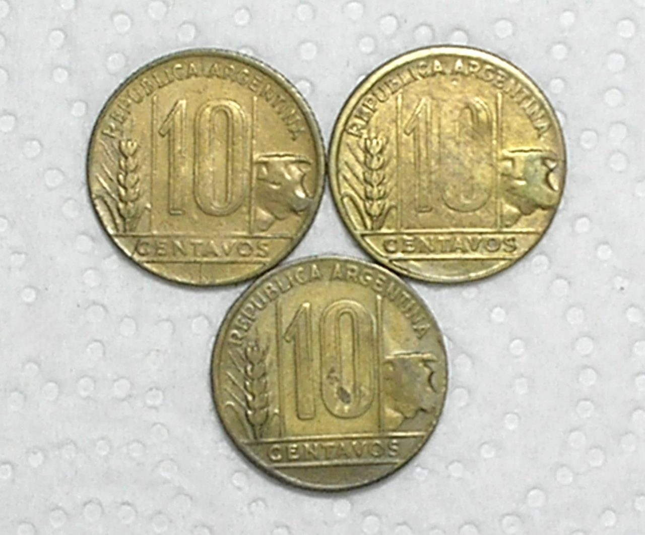 | Casa do Colecionador Argentina) 10 Centavos - 1948/1949/1950 / Bz/Al / box56