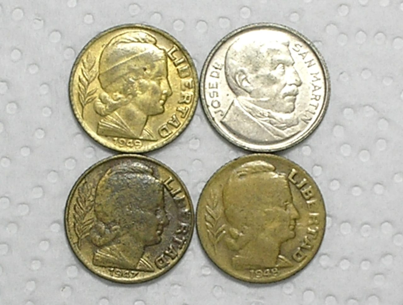 | Casa do Colecionador Argentina) 5 Centavos - 1947/1948/1949/1950 / Br/Al-Ni / box56