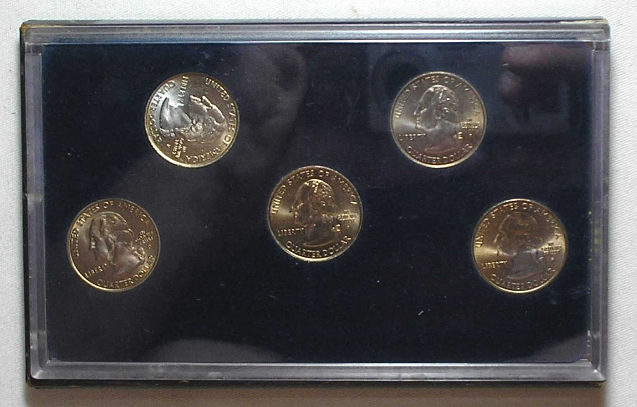 | Casa do Colecionador Usa) Estojo 25 Cents - 2001-P " Comemorativas Quartes Estados 5 Moedas / Uncirculated / cod. ems.2