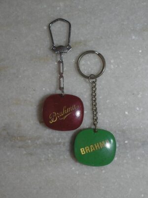 2 Chaveiros antigos da Brahma / Vermelho e verde / faces iguais