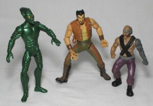 Bonecos - Três Super Heróis famosos em ação com lanterna verde - articulados em movimentos, ficam em pé, Tamanhos 14 - 13 - 11 cm