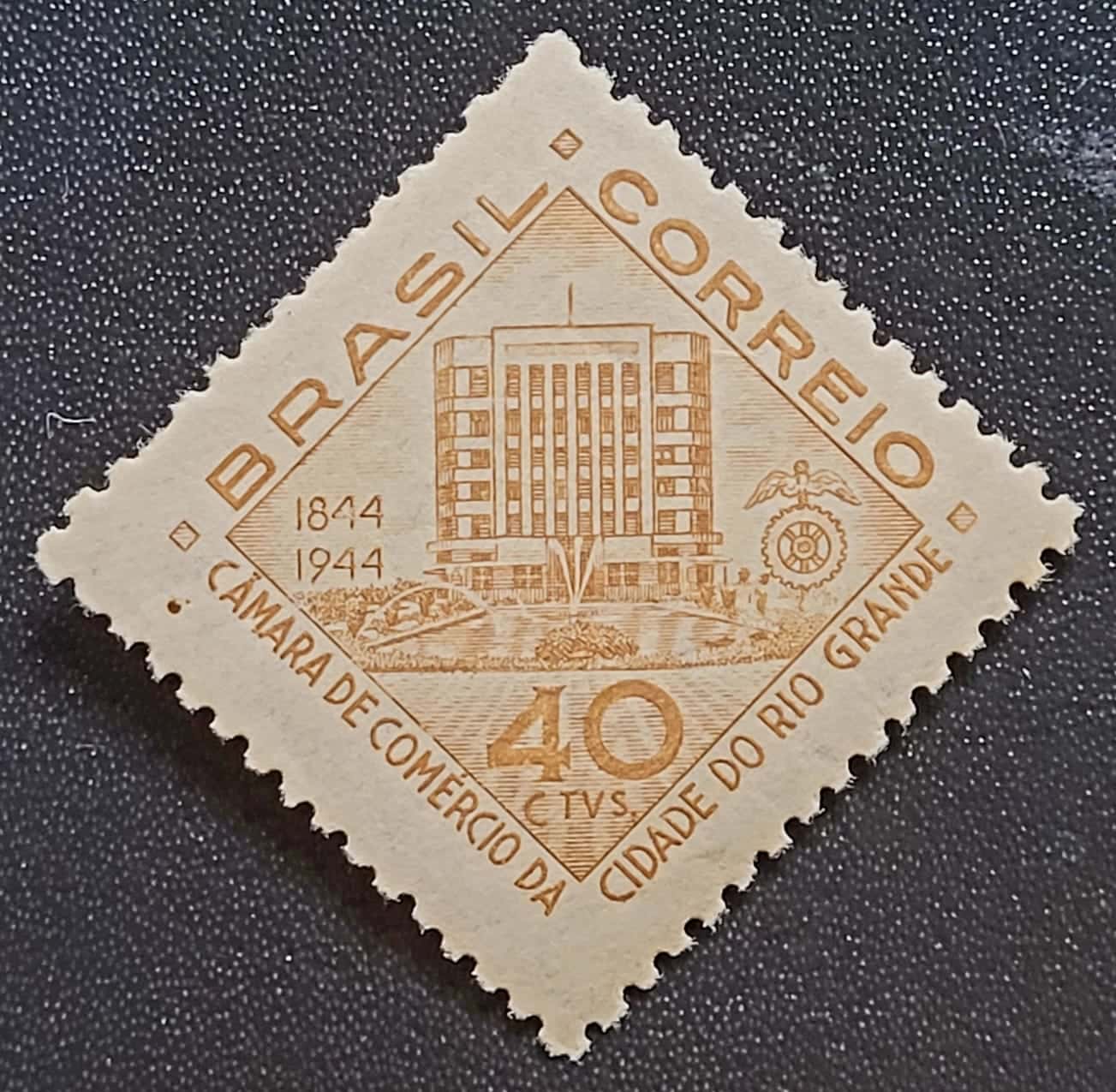 | Casa do Colecionador Comemorativos - RHM C0193 (Novo) Centenário da Câmara de Comércio do Rio Grande/RS - 25/09/1944 (Selos do Brasil)