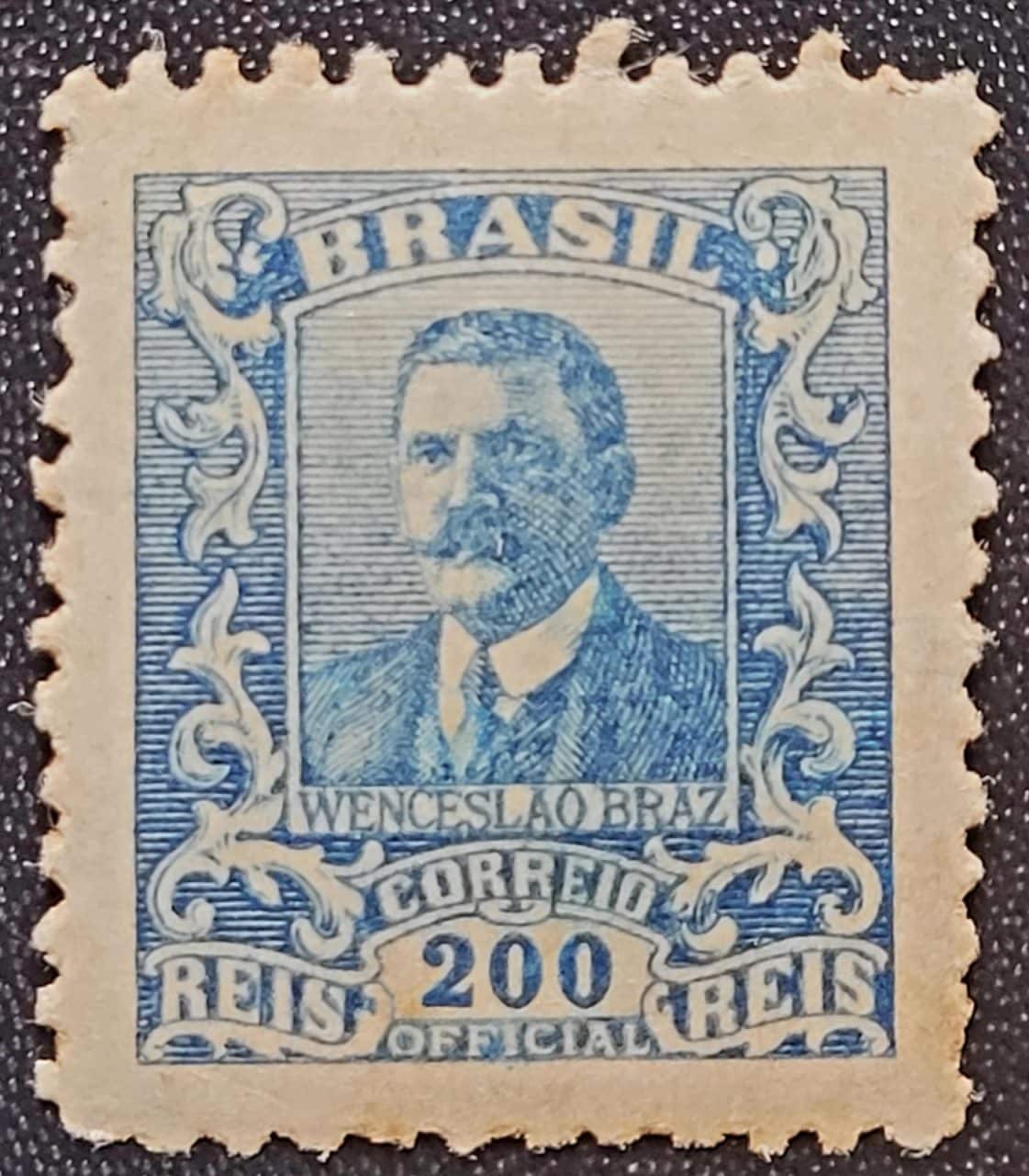 | Casa do Colecionador Oficiais - RHM O-33 (Novo) 200 Réis - Wenceslau Braz - 11/04/1919 (Selos do Brasil)