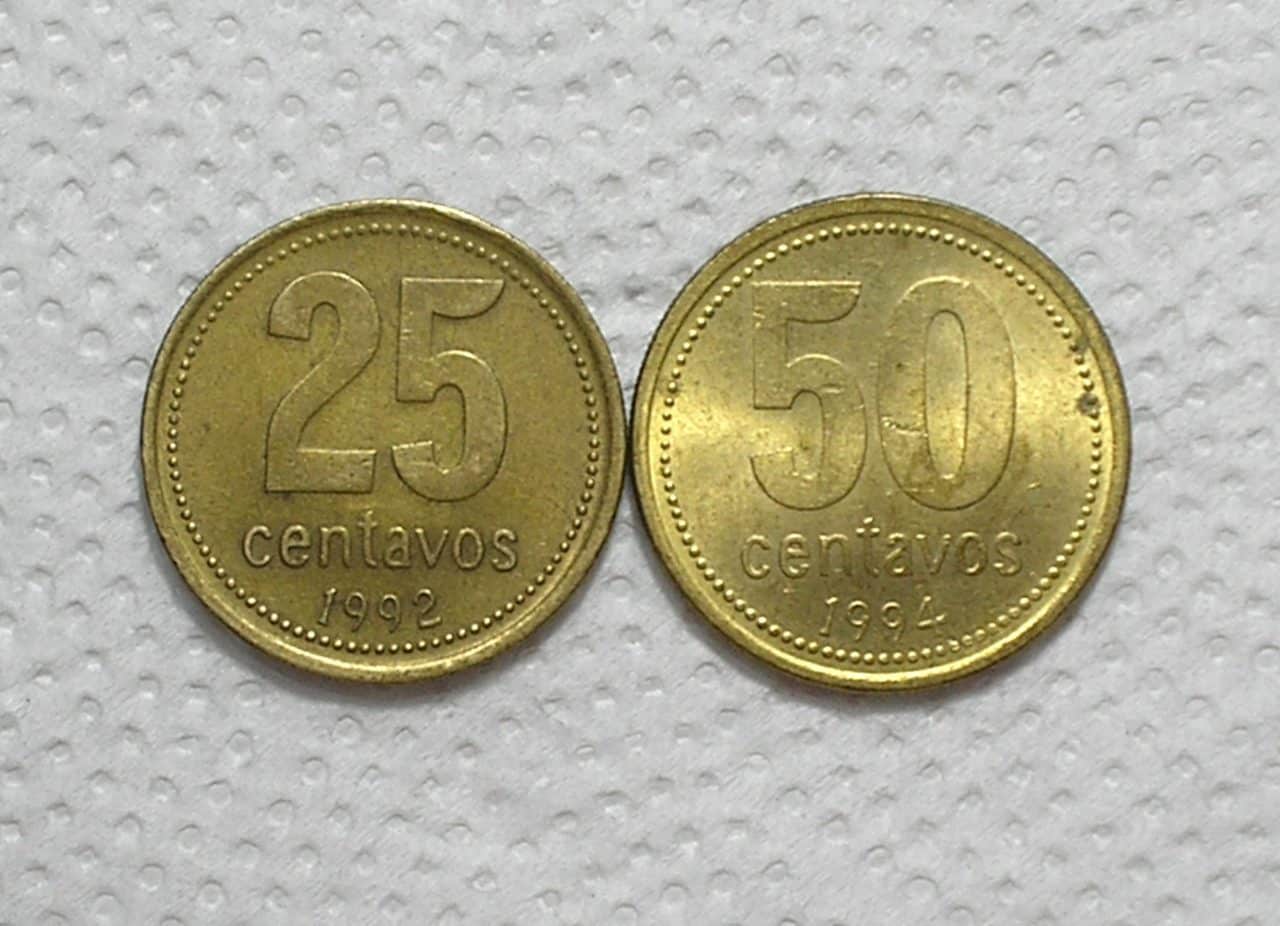 | Casa do Colecionador Argentina) 50 Centavos - 1992 - 1994 / Sob / Bz/Al / box57.2