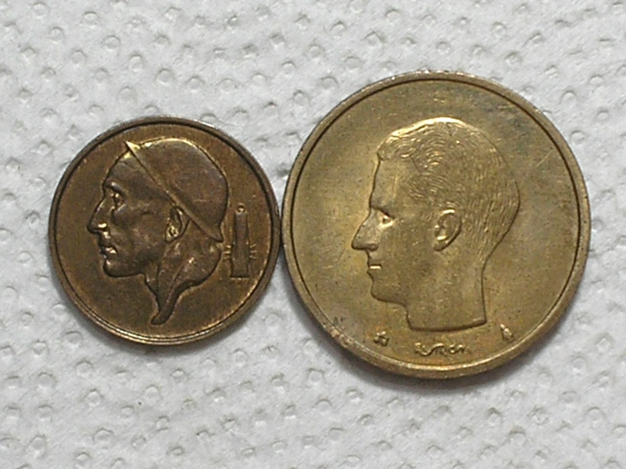 | Casa do Colecionador Belgica) 50 Centimes - 1955 - Belgique / Bz + 20 Francs - 1993 - Belgie / NI/Bz / Sob / box57