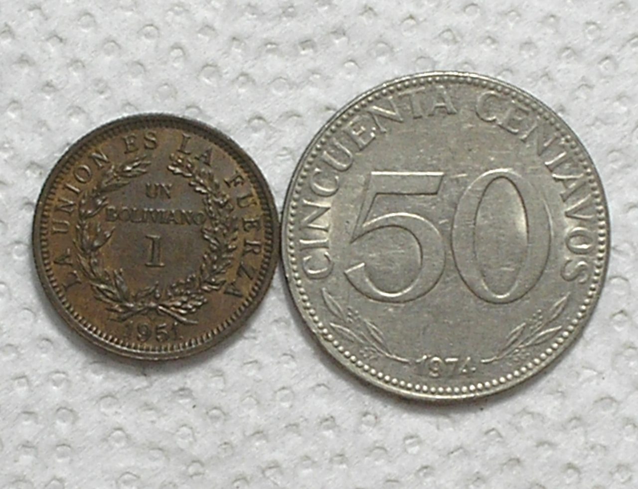 | Casa do Colecionador Bolivia) 1 Boliviano - 1951-h / Bz + 50 Centavos - 1974 - Ni/St / Sob / box57