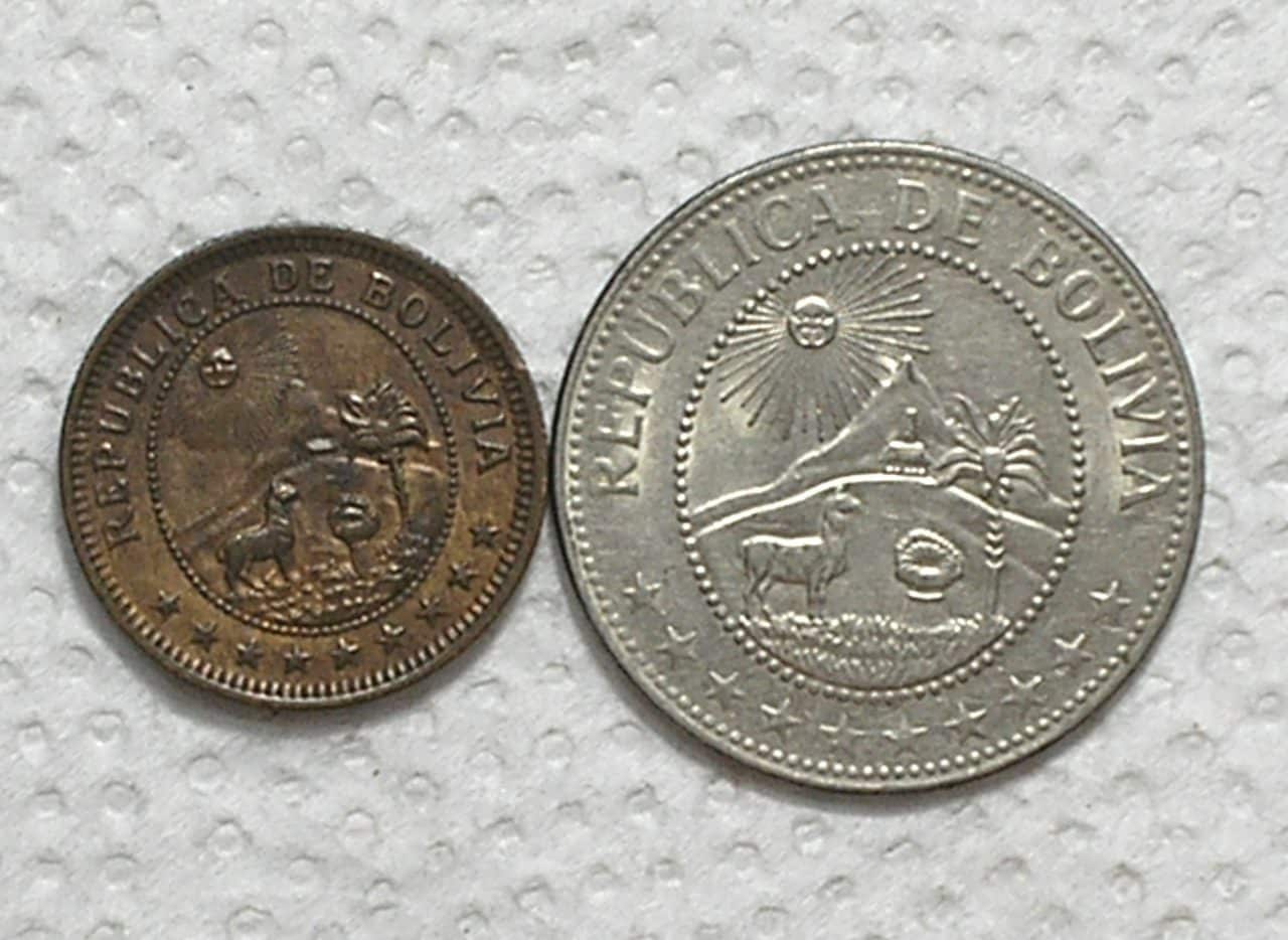 | Casa do Colecionador Bolivia) 1 Boliviano - 1951-h / Bz + 50 Centavos - 1974 - Ni/St / Sob / box57