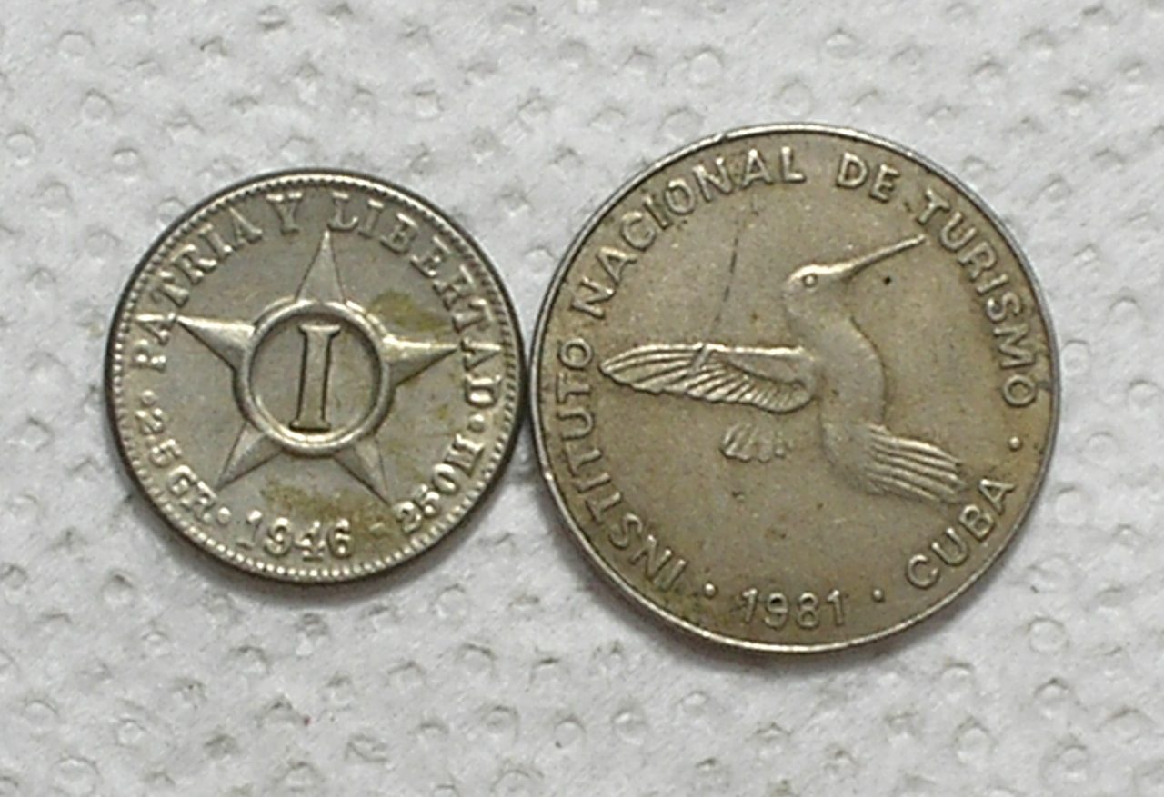| Casa do Colecionador Cuba) 1 Centavo - 1946 + 10 Centavos - 1981 / Co/Ni / box57