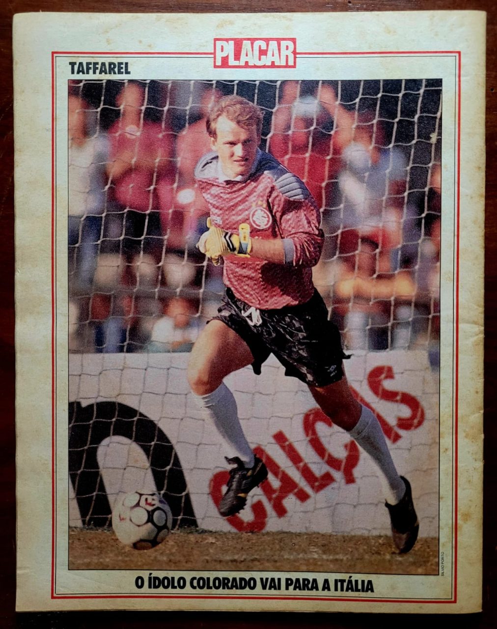 | Casa do Colecionador Placar Nº 1048 (Revista com 24 Escudinhos para Botões + Pôster Taffarel) 20/07/1990