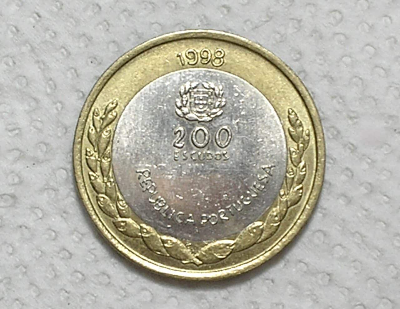 | Casa do Colecionador Portugal) 200 Escudos - 1998 / Comemorativa ao Expo 98 / Bimetal / cod.300