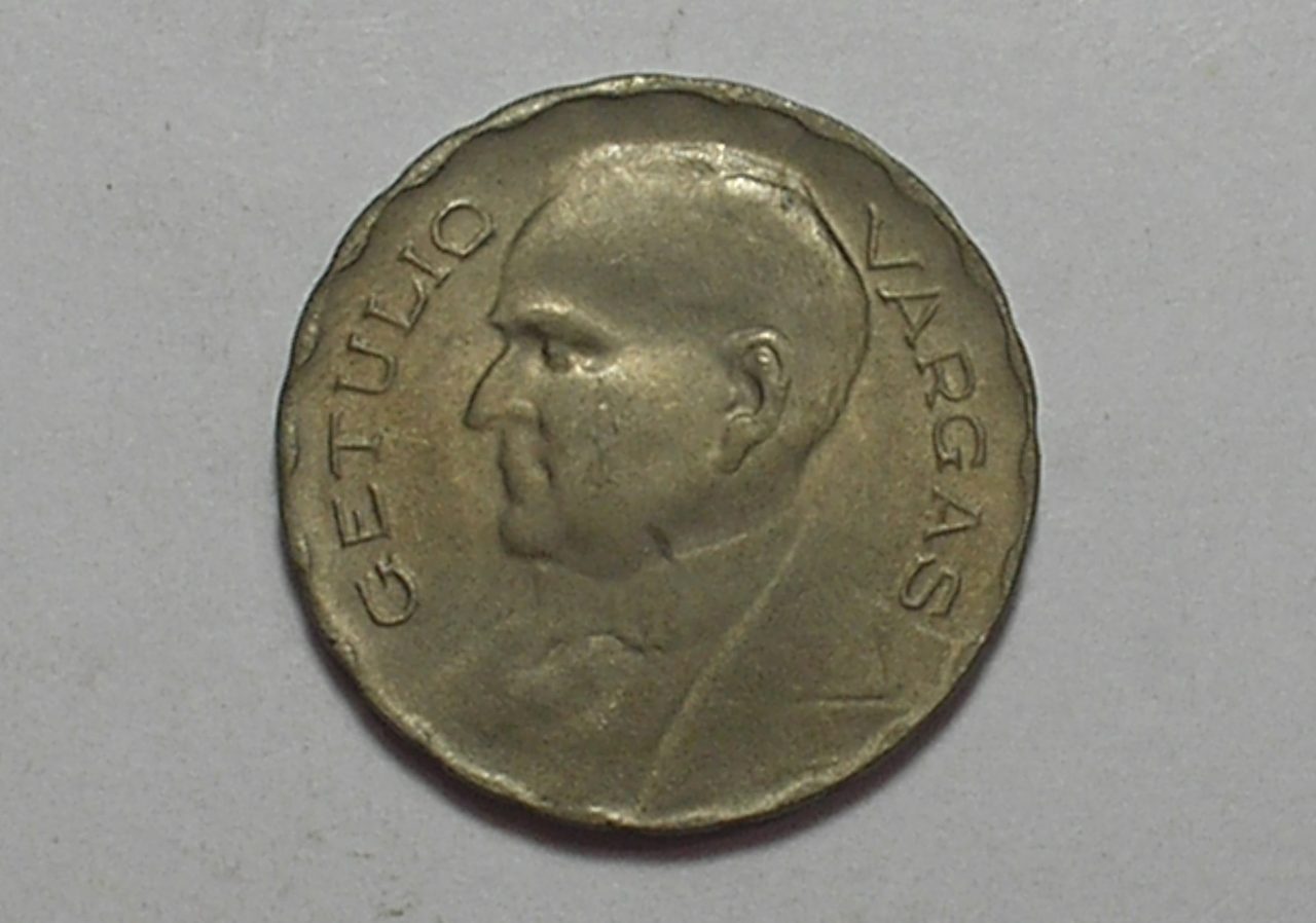 | Casa do Colecionador Flor de Cunho) 400 Réis 1938 - Getúlio Vargas / Cu/Ni