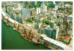 Cartão Postal Vista da Cidade e Porto - Vitoria - ( ES ) - Anos 80