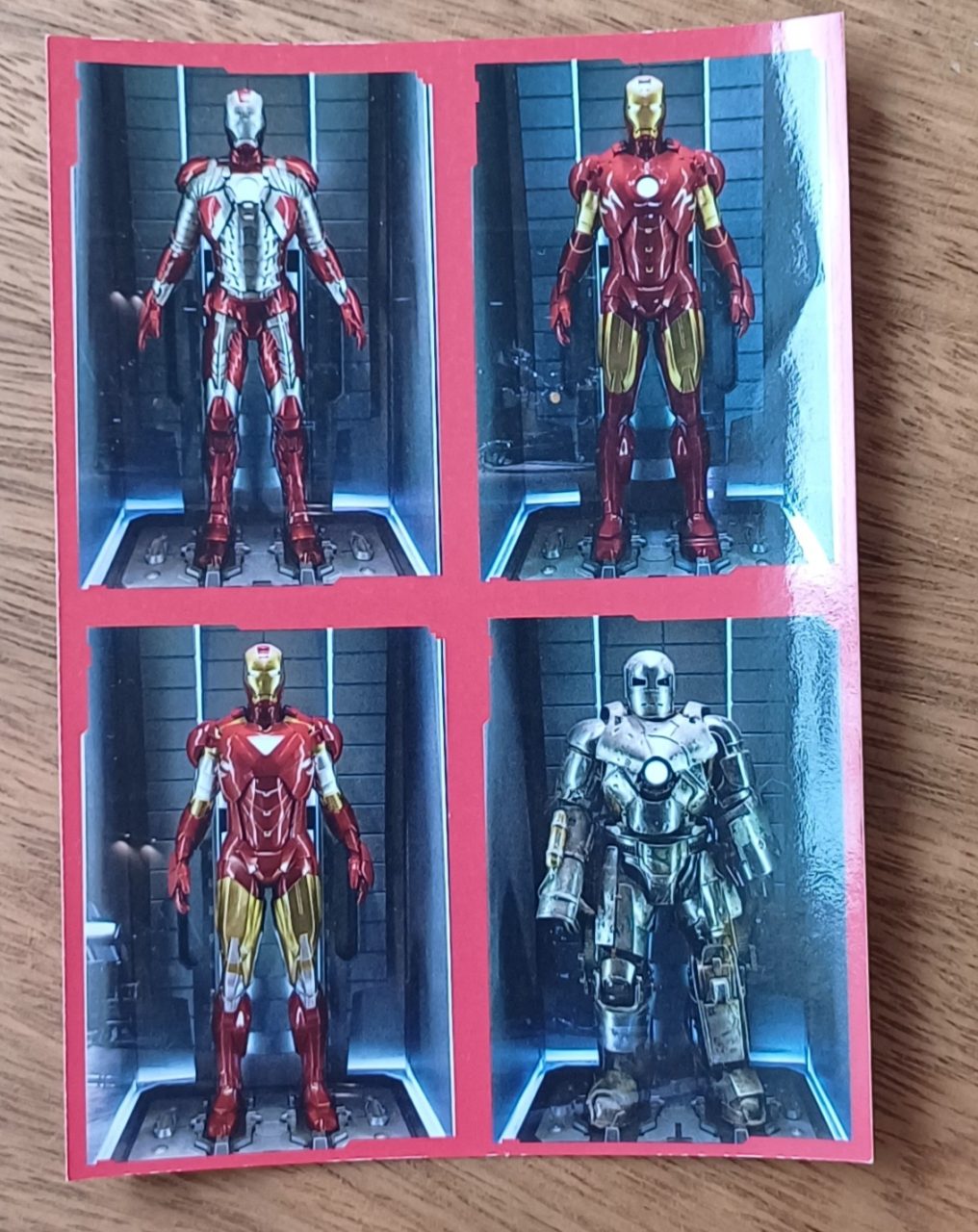 | Casa do Colecionador Figurinhas Panini Iron Man 3. Cartela com 4.