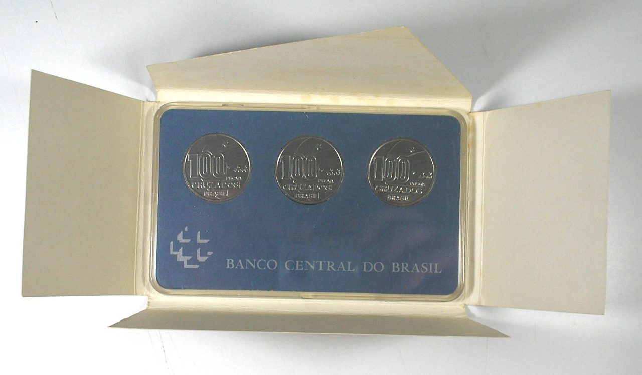 | Casa do Colecionador Raridade - Original Estojo "Prova de Cunho" série completa de 1988 Padrão Comemorativa 100 Anos da Abolição com certificado do Banco central do Brasil