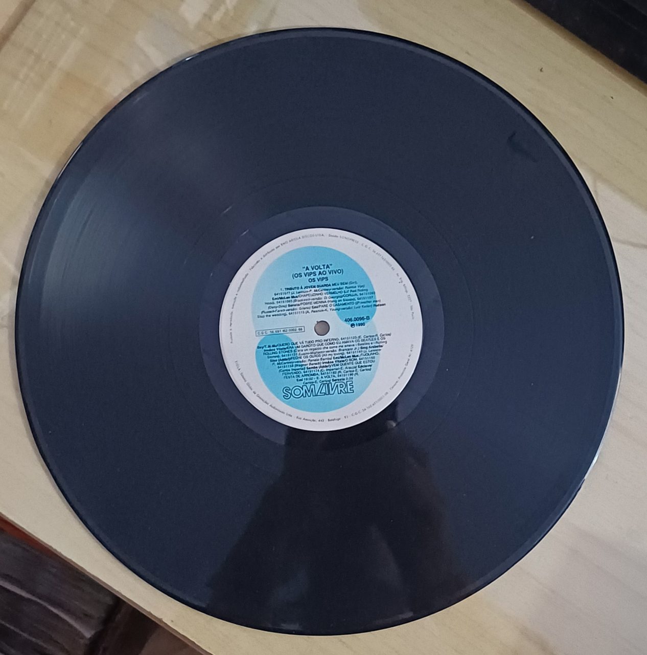 | Casa do Colecionador 5a3.av Vinil lp Os Vips ao vivo A Volta. Menina linda É preciso saber viver.