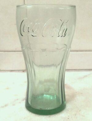 Antigo Copo em Vidro Verde - Coca Cola em Relevo - 2006