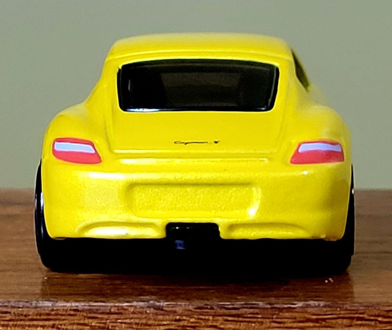 | Casa do Colecionador Hot Wheels Porsche Cayman S Amarelo (1ª Edição) Ano 2008