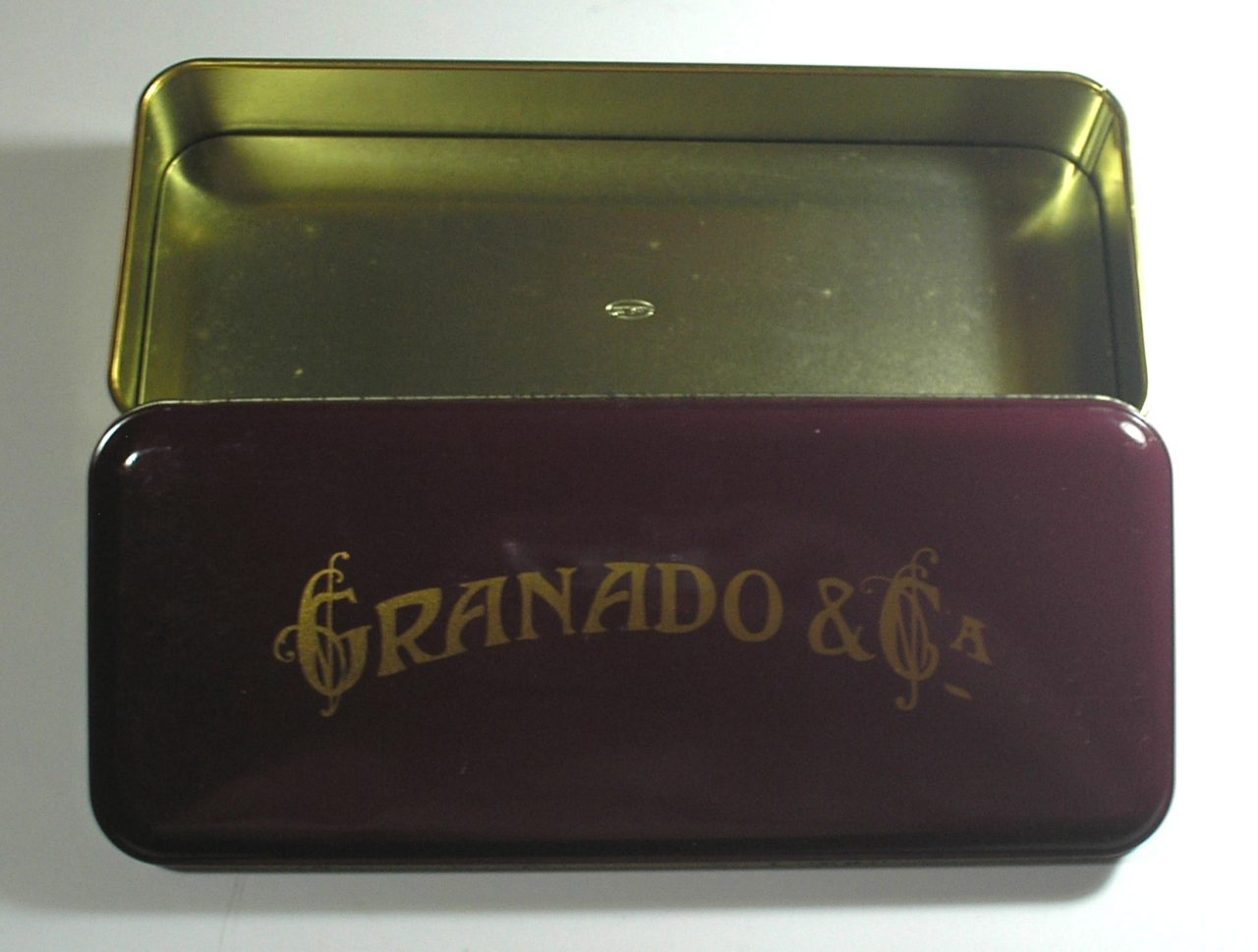 | Casa do Colecionador Linda Lata Pharmacia Granado na cor grená - desde 1870 - 2009 / nova