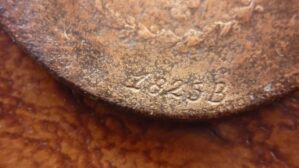 MOEDA DE COBRE 40 RÉIS COM CARIMBO DE 20 . DATA FEITA 1825B VER FOTOS.