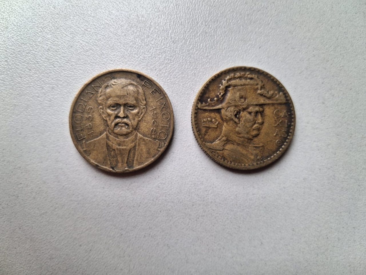 | Casa do Colecionador Vendo 2 Moedas De 2000 Réis - 1939 E 1937 (Usado)