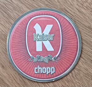 5b1. Bolacha de chopp Kaiser vermelho dupla face.