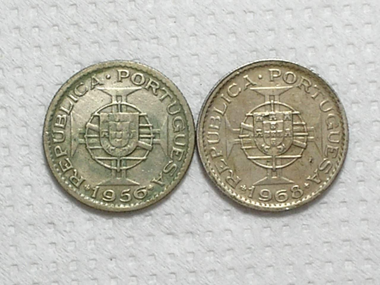 | Casa do Colecionador Angola) 2-1/2 Escudos - 1956 - 1968 / 20mm / Co/Ni / box63