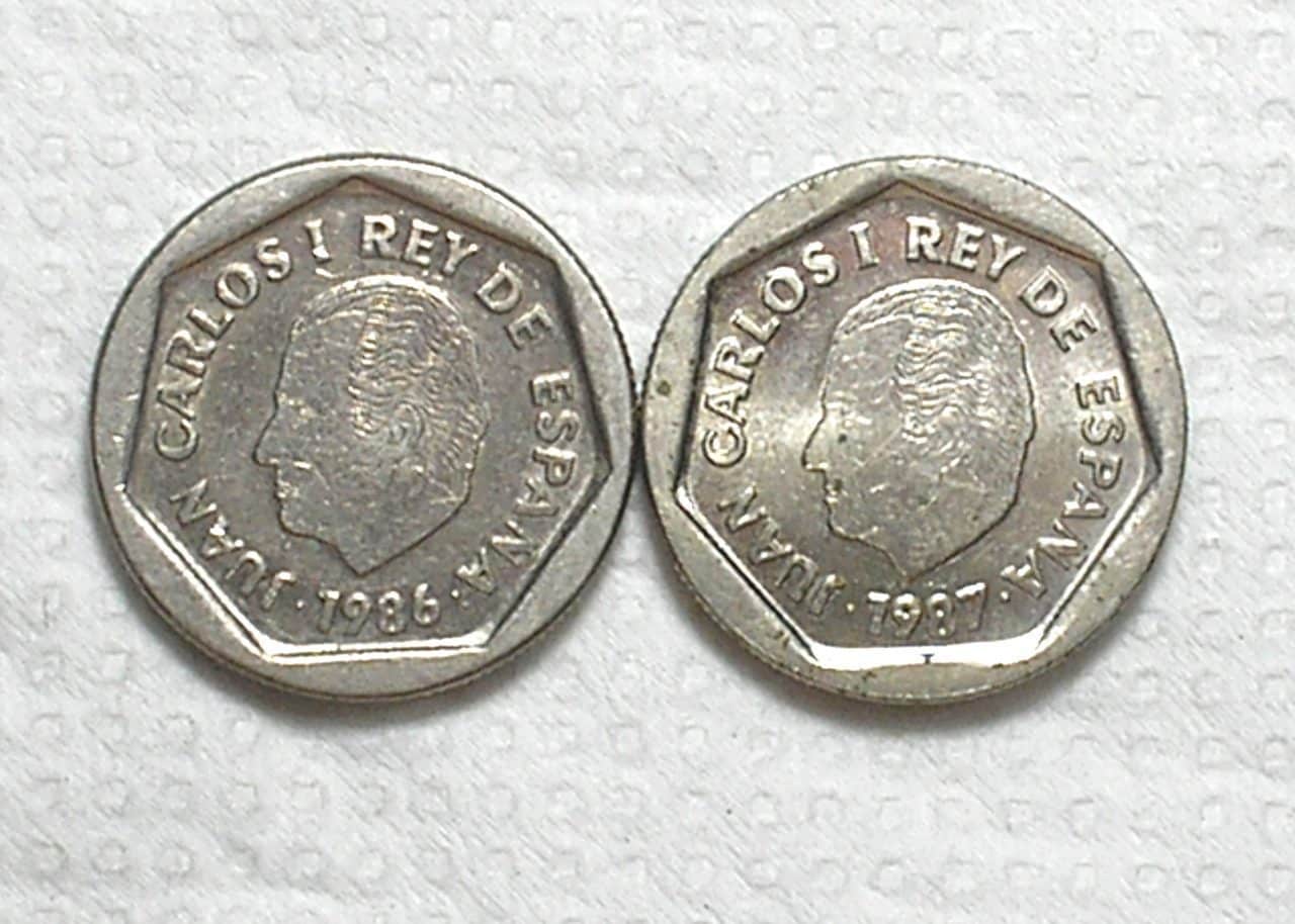 | Casa do Colecionador Espanha) 200 Pesetas 1986 - 1987 / 21.7mm / Sob / co/Ni / box60