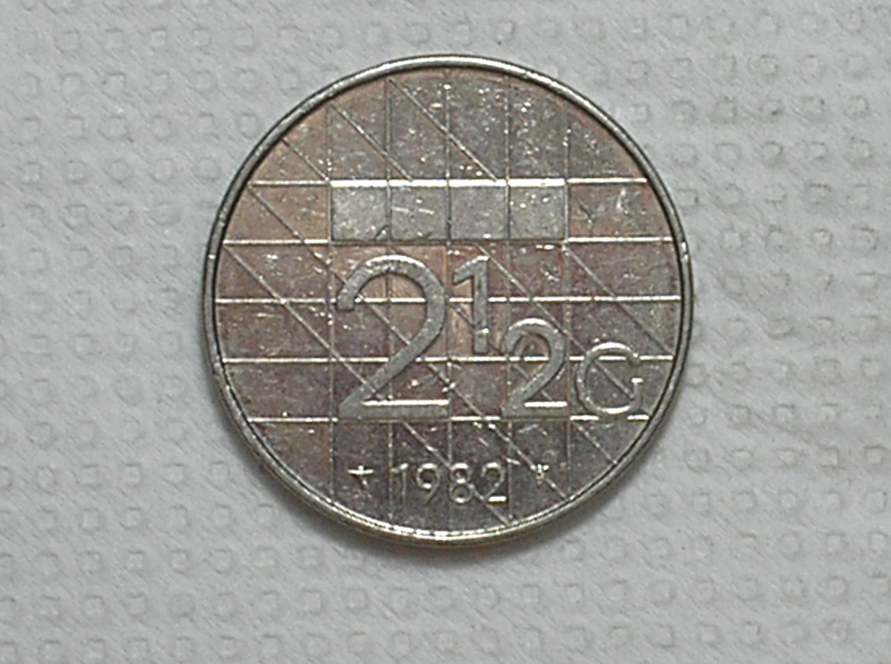 | Casa do Colecionador Holanda) 2-1/2 Gulden - 1982 / 1ª da série / 10g - 29mm / Ni / box61